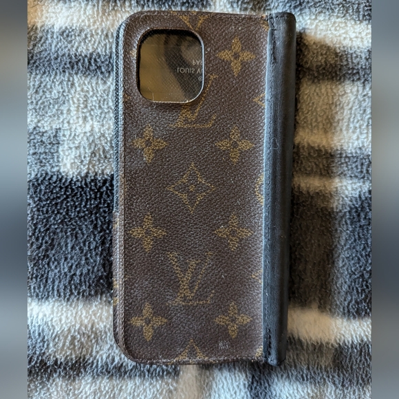 Louis Vuitton iPhone Case - Picture 3 of 4